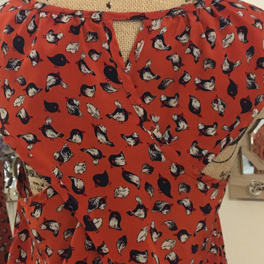 Sleeveless blouse. - Picture 6 of 7